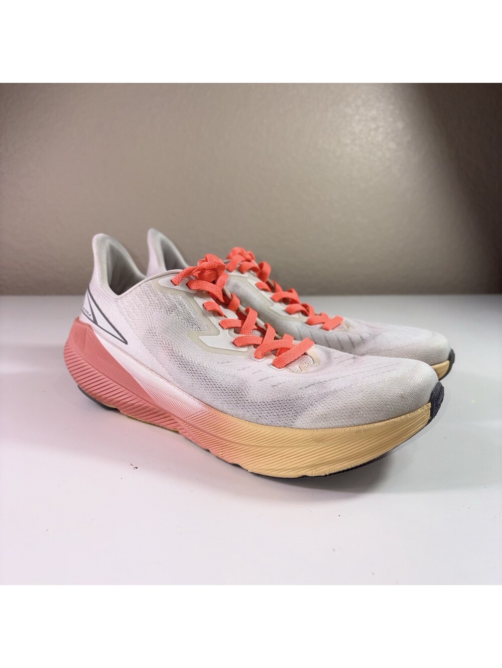 Altra Experience Flow Women’s 11 White Coral Road Running Shoes Sneakers